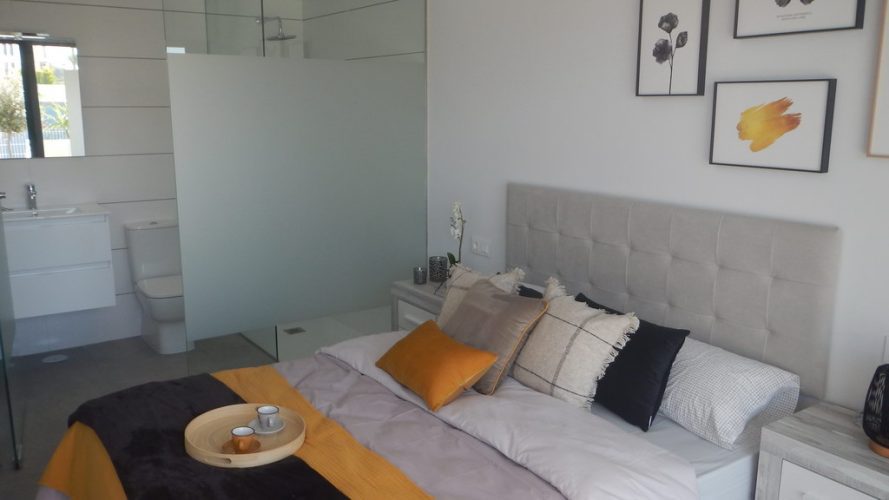 https://bluelagooncasas.com/images/osproperty/properties/2488/2488_high_quality_key_ready_2_bedroom_2_bath_villamartin_apartments_010_resize.jpg