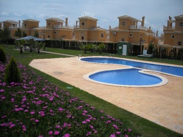 http://www.jmtspanishproperties.com/property_images2/689121_large.jpg