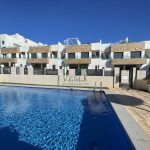 https://www.vzmmakelaar.com/images/viviendas/299/g_townhouse-don-benito-69-.jpeg