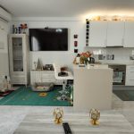 https://www.costablancahousing.com/wp-content/uploads/2023/12/Completely-renovated-2-bedroom-ground-floor-bungalow-in-Nueva-Torrevieja-4.jpg