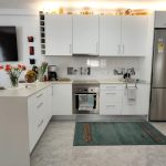 https://www.costablancahousing.com/wp-content/uploads/2023/12/Completely-renovated-2-bedroom-ground-floor-bungalow-in-Nueva-Torrevieja-9.jpg