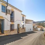 http://www.inlandandalucia.com/images/photos/properties/TH5863/TH5863_1.jpg
