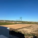 https://www.vzmmakelaar.com/images/viviendas/346/g_photos-penthouse-el-raso-33-.jpeg