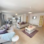 https://respacio-92aeb16a47056cced761e868d944d65d.s3.eu-west-3.amazonaws.com/property_attachment/detail_image/property_image_1e8p8r0fqg_20230331031747.jpg