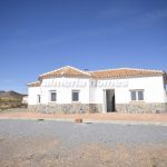 https://files.almeriahomes.com/propimgs/14/13872/xlwm_210931.jpg
