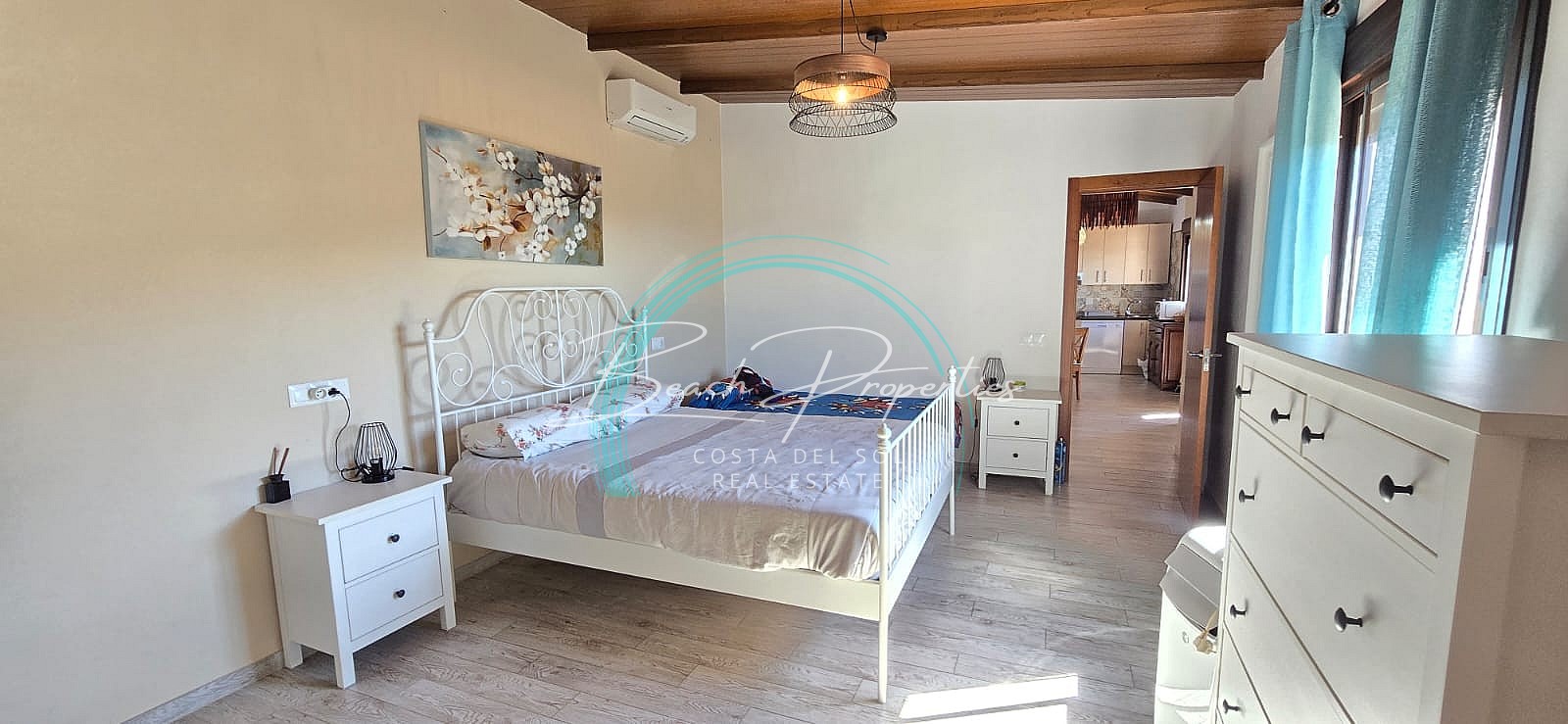 https://cdn.nerjabeachproperties.com/images/?tk=eqhMyXShXcGUjjjzZ-7f25e2-566d26be-d585-4ae1-b2d8-f05e4aa8e274.jpg