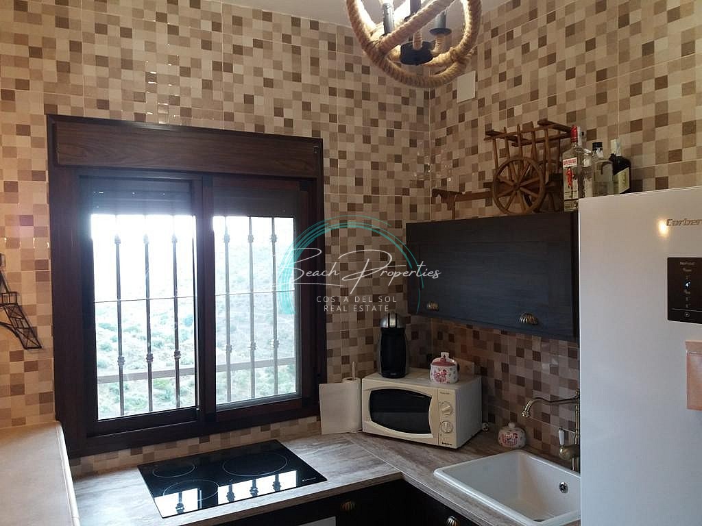 https://cdn.nerjabeachproperties.com/images/?tk=eqhMyXShXcGUwjtZj-b81c86-18566be3-59de-4c15-9b9b-376b565bfcb0.jpg