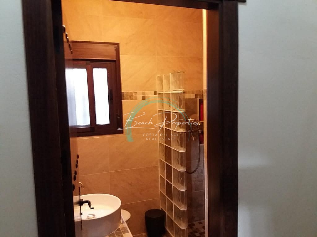 https://cdn.nerjabeachproperties.com/images/?tk=eqhMyXShXcGUwjtZj-a93612-b96ddde1-e3cd-4ff2-9416-e8d246fdcc0f.jpg