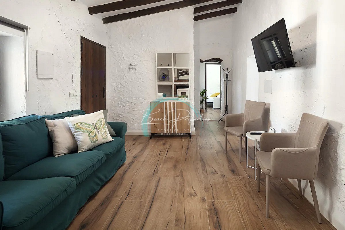 https://cdn.nerjabeachproperties.com/images/?tk=eqhMyXShXcGUjwAdj-105212-f882d13b-433c-41e1-9427-483d116a5106.jpg