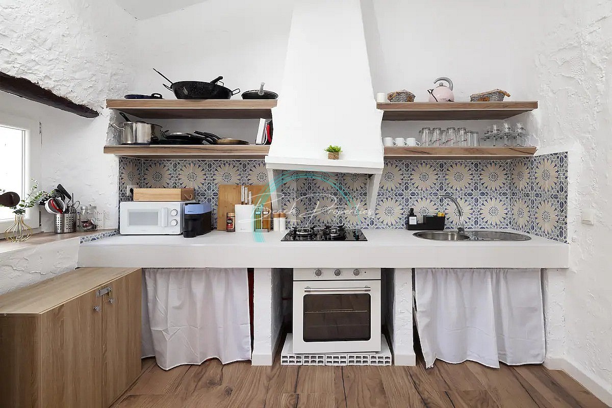 https://cdn.nerjabeachproperties.com/images/?tk=eqhMyXShXcGUjwAdj-9832a-1a6b281e-42ad-40cf-a8d8-7d2bbbeca546.jpg
