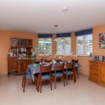 https://cdn.nerjabeachproperties.com/images/?tk=a_TmKoT0Qf.psp-50d840-comedor-cocina_2.jpg