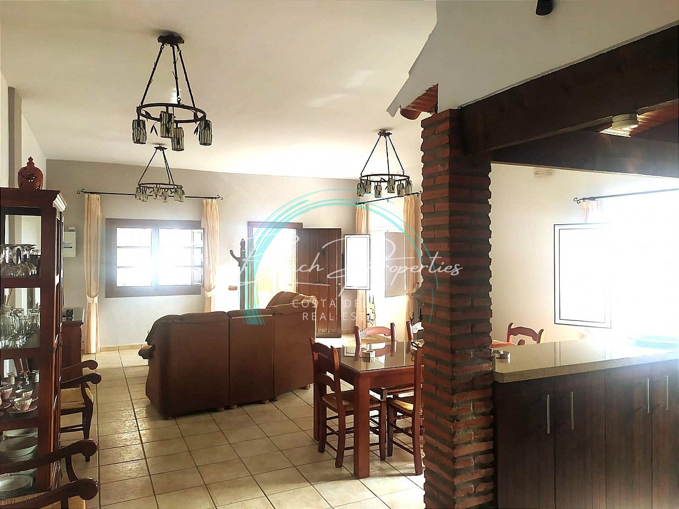 https://cdn.nerjabeachproperties.com/images/?tk=eqhMyXShXcGUwzddW-592177-fa8ce83e-9e18-41ae-8cd6-2874b97285f2.jpg