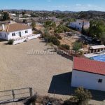https://files.almeriahomes.com/propimgs/14/13813/xlwm_211233.jpg