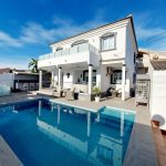 https://platinumproperties.es/media/images/properties/o_1idkbuuud72t1hoh1namhhmuig2d.jpg