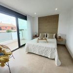 https://production-kyero-property-images.s3.amazonaws.com/18645/18645971/359464114_original.jpg?checksum=8ab44cf17190f77ee29582468907af47d668f63c