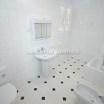https://files.almeriahomes.com/propimgs/13/12811/xlwm_180327.jpg