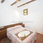 https://files.almeriahomes.com/propimgs/3/2554/xlwm_201079.jpg