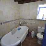 https://files.almeriahomes.com/propimgs/14/13717/xlwm_206723.jpg