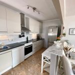 https://production-kyero-property-images.s3.amazonaws.com/18977/18977003/366542329_original.jpg?checksum=7d79a01a9242227c6b80e308bc0160e82ac7a922