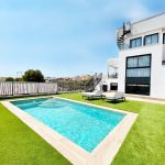 https://production-kyero-property-images.s3.amazonaws.com/19053/19053423/368531316_original.jpg?checksum=99eb0eca4b88ce07d9f55cd745efb4f4080cdb77
