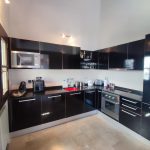 https://www.platinumpropertyspain.com/sites/001/images/29976-villa-for-sale-in-peraleja-golf-resort/29976-villa-for-sale-in-peraleja-golf-resort-21305533-large.jpg