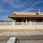 https://www.justmurciaproperty.com/sites/001/images/3527-villa-for-sale-in-mar-de-cristal/3527-villa-for-sale-in-mar-de-cristal-1105160-large.jpg