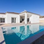 https://production-kyero-property-images.s3.amazonaws.com/19553/19553807/381390285_original.jpg?checksum=a07a3e7848315c8dec592ecb0baa1f32d2938267