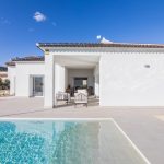 https://production-kyero-property-images.s3.amazonaws.com/19553/19553807/381390286_original.jpg?checksum=9f29f19e61e4a556bf1b859624db4ff4634a30b5