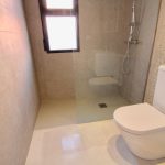 https://production-kyero-property-images.s3.amazonaws.com/19553/19553812/381390440_original.jpg?checksum=1702dd4e4f81f8024542fd7efd16f42b35f093c0