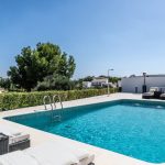 https://assetsrv.advanceagent.co.uk/1029/039e/890febe4/5_bedroom_villa_for_sale_in_El_Valle_Golf__4__xlarge.jpg