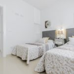https://production-kyero-property-images.s3.amazonaws.com/19641/19641897/383696829_original.jpg?checksum=3a46b3ff799cef3c3dae5afac3cc625b1db0095e