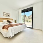 https://production-kyero-property-images.s3.amazonaws.com/19641/19641929/383697731_original.jpg?checksum=e262673facfc8cf1f1bf9b967e5212197b447979
