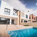 https://production-kyero-property-images.s3.amazonaws.com/19641/19641954/383698652_original.jpg?checksum=e055c628869d40068106752552e2f49503455aa9