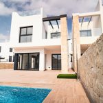 https://production-kyero-property-images.s3.amazonaws.com/19641/19641954/383698653_original.jpg?checksum=d77d5f71693069df79bce855ad5309530383c87e