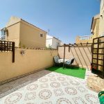 https://production-kyero-property-images.s3.amazonaws.com/19702/19702981/385335042_original.jpg?checksum=17d969893887c6f89e02946c0abe721dafa27f79