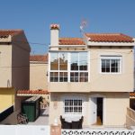 https://production-kyero-property-images.s3.amazonaws.com/19702/19702981/385493664_original.jpg?checksum=b3b123c47c30873812a9db216614ad08101d212c