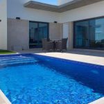 https://production-kyero-property-images.s3.amazonaws.com/19710/19710768/385572561_original.jpg?checksum=20c52ce71a68360a636f5f952734bdc51047b74e