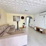 https://production-kyero-property-images.s3.amazonaws.com/19726/19726901/386013773_original.jpg?checksum=75ee9811be585e970bc6c70ae719142176f924c3
