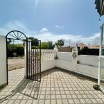 https://production-kyero-property-images.s3.amazonaws.com/19726/19726901/386013776_original.jpg?checksum=331b19dd198b3589ae7ab147c04d85d850d41722
