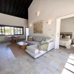 https://production-kyero-property-images.s3.amazonaws.com/19106/19106187/386351363_original.jpg?checksum=b70537f0420b84d174a5db17f5e775cc2e606abd
