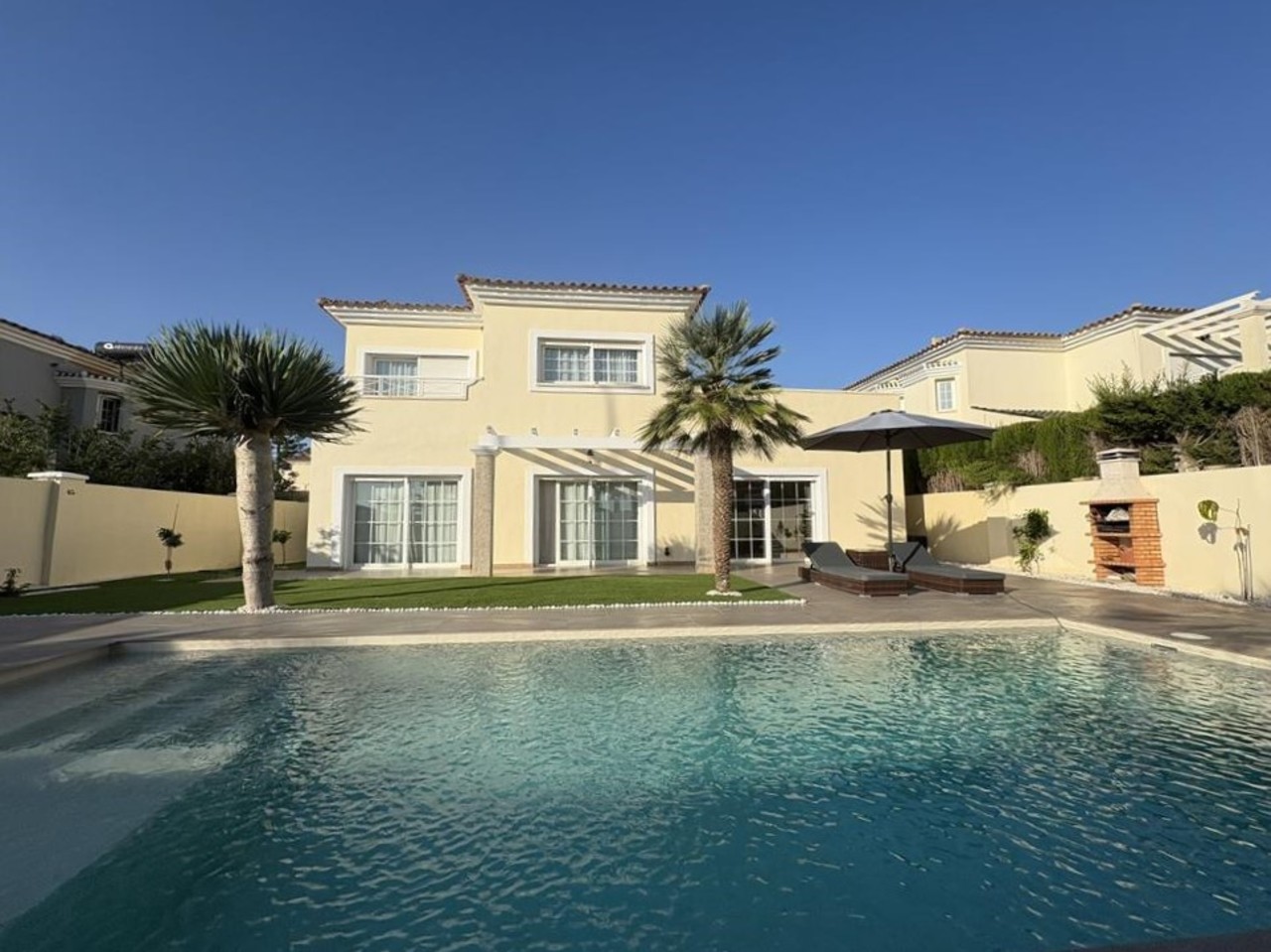 https://assetsrv.advanceagent.co.uk/1029/039e/dc8d0354/4_Bedroom_villa_for_sale_in_Altaona_Golf_Murcia__45___Copy__xlarge.JPEG