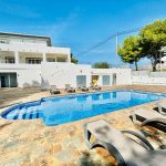 https://respacio-92aeb16a47056cced761e868d944d65d.s3.eu-west-3.amazonaws.com/property_attachment/detail_image/property_image_1bva2zdipt_20250410030512.jpg