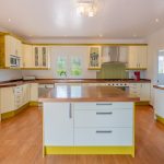 https://respacio-92aeb16a47056cced761e868d944d65d.s3.eu-west-3.amazonaws.com/property_attachment/detail_image/property_image_1elf1bynqq_20250503042824.jpg