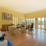 https://respacio-92aeb16a47056cced761e868d944d65d.s3.eu-west-3.amazonaws.com/property_attachment/detail_image/property_image_1fo0abermb_20250824044813.jpg