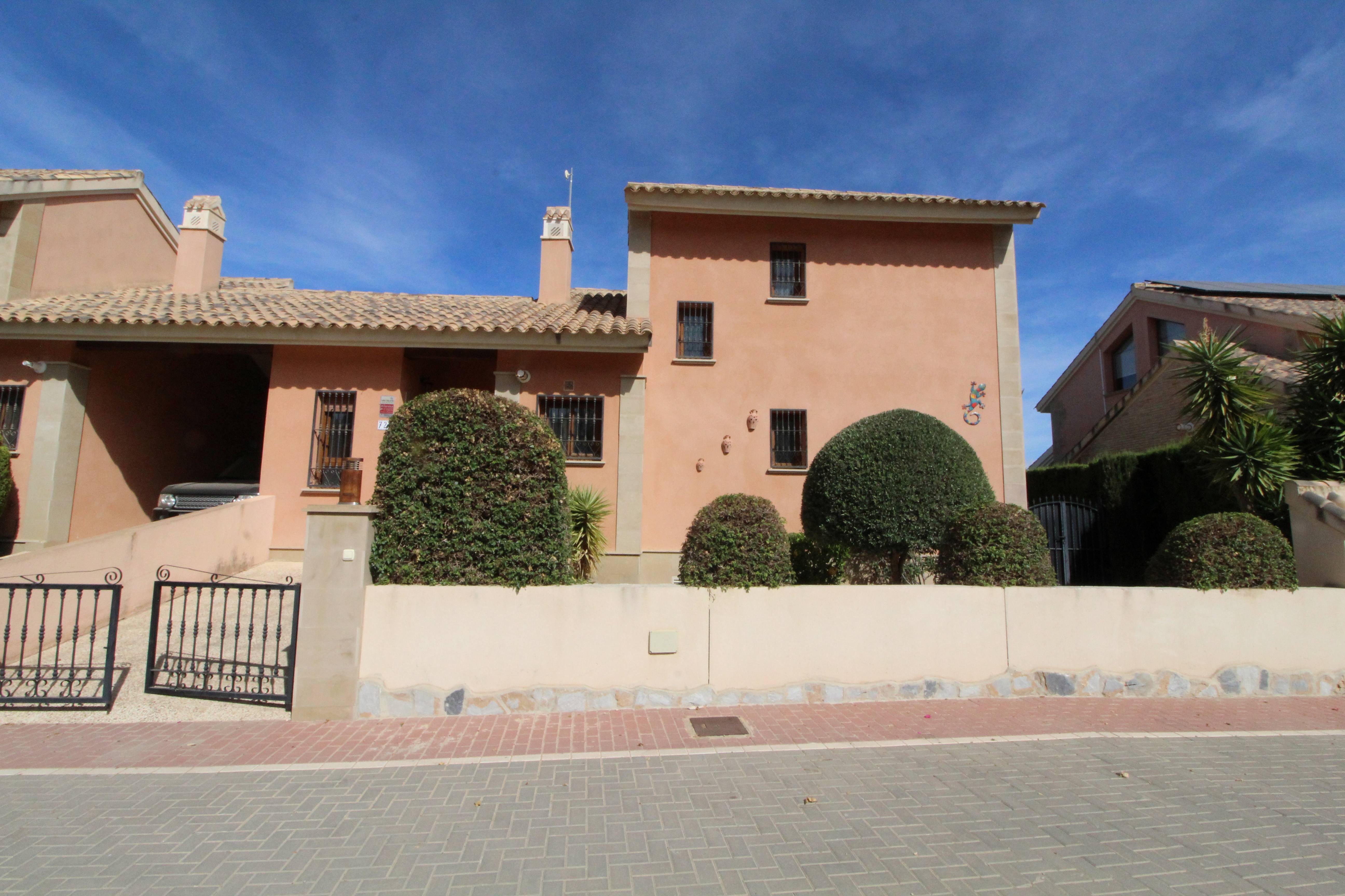 https://s3.amazonaws.com/clients.opgroup.listingphotos/12636_front_line_golf_detached_villa_with_pool_020925165849_front_main.jpg