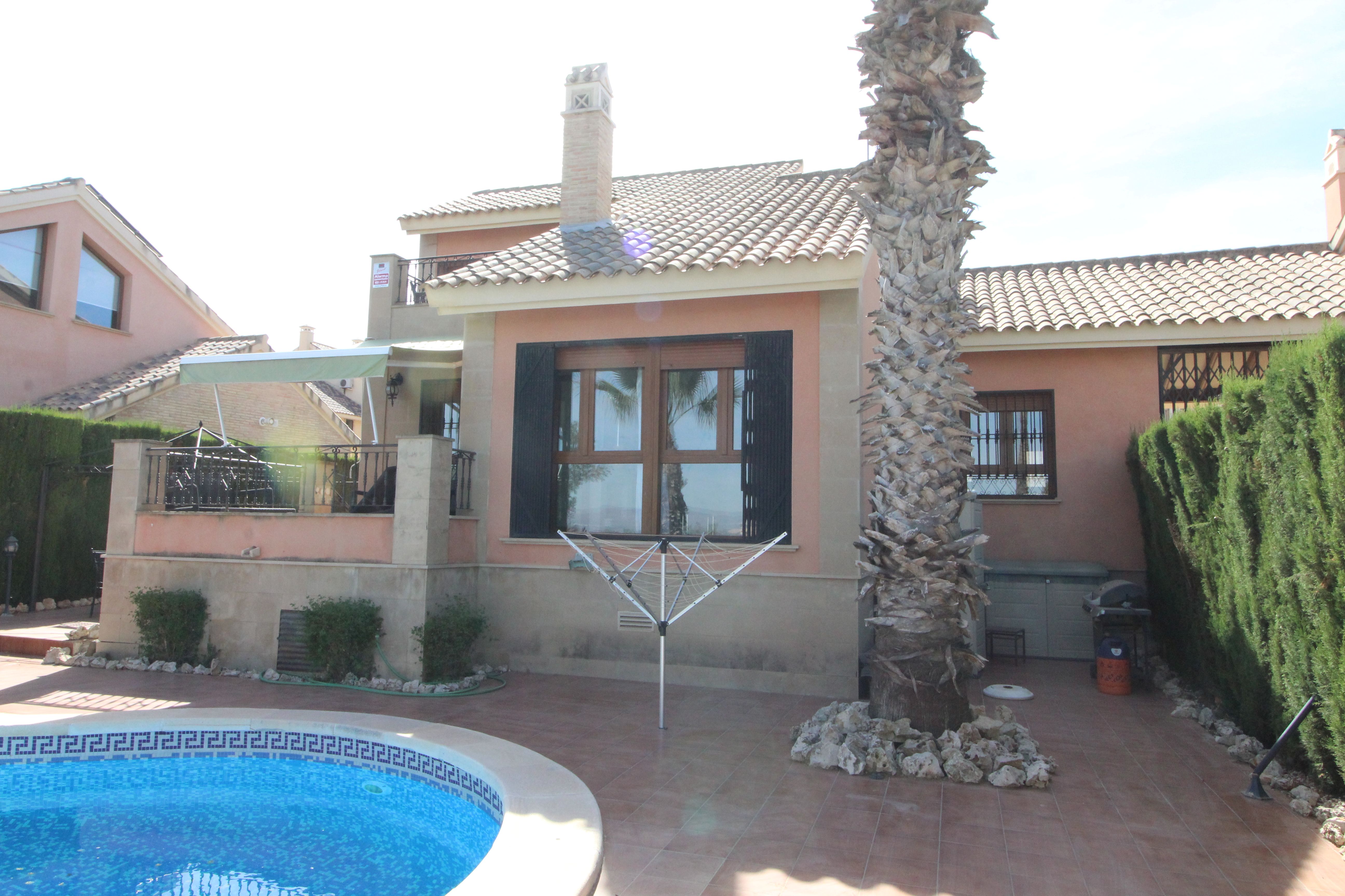 https://s3.amazonaws.com/clients.opgroup.listingphotos/12636_front_line_golf_detached_villa_with_pool_030925120139_front_good.jpg