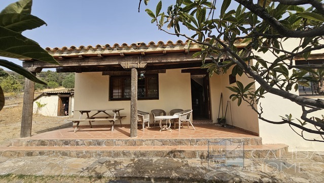 https://www.calidahomespropconsult.com/images/propertyImages/casa-goldi-detached-character-house-for-sale-in-sierro/casa-goldi-detached-character-house-for-sale-in-sierro-6097590520.jpg