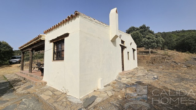 https://www.calidahomespropconsult.com/images/propertyImages/casa-goldi-detached-character-house-for-sale-in-sierro/casa-goldi-detached-character-house-for-sale-in-sierro-8715320417.jpg