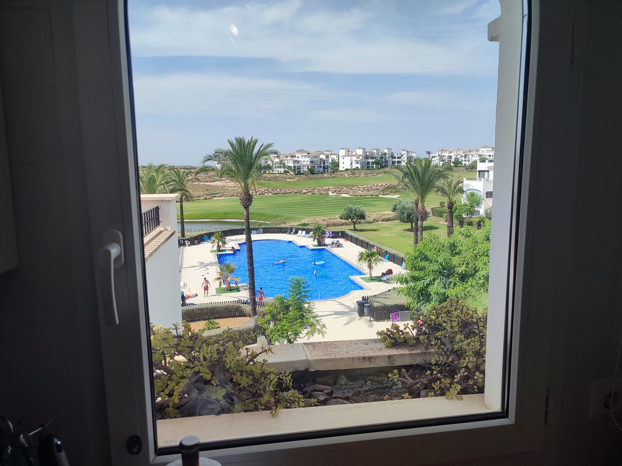 https://www.platinumpropertyspain.com/sites/001/images/30216-apartment-for-sale-in-hacienda-riquelme-golf-resort/30216-apartment-for-sale-in-hacienda-riquelme-golf-resort-21933515-large.jpg