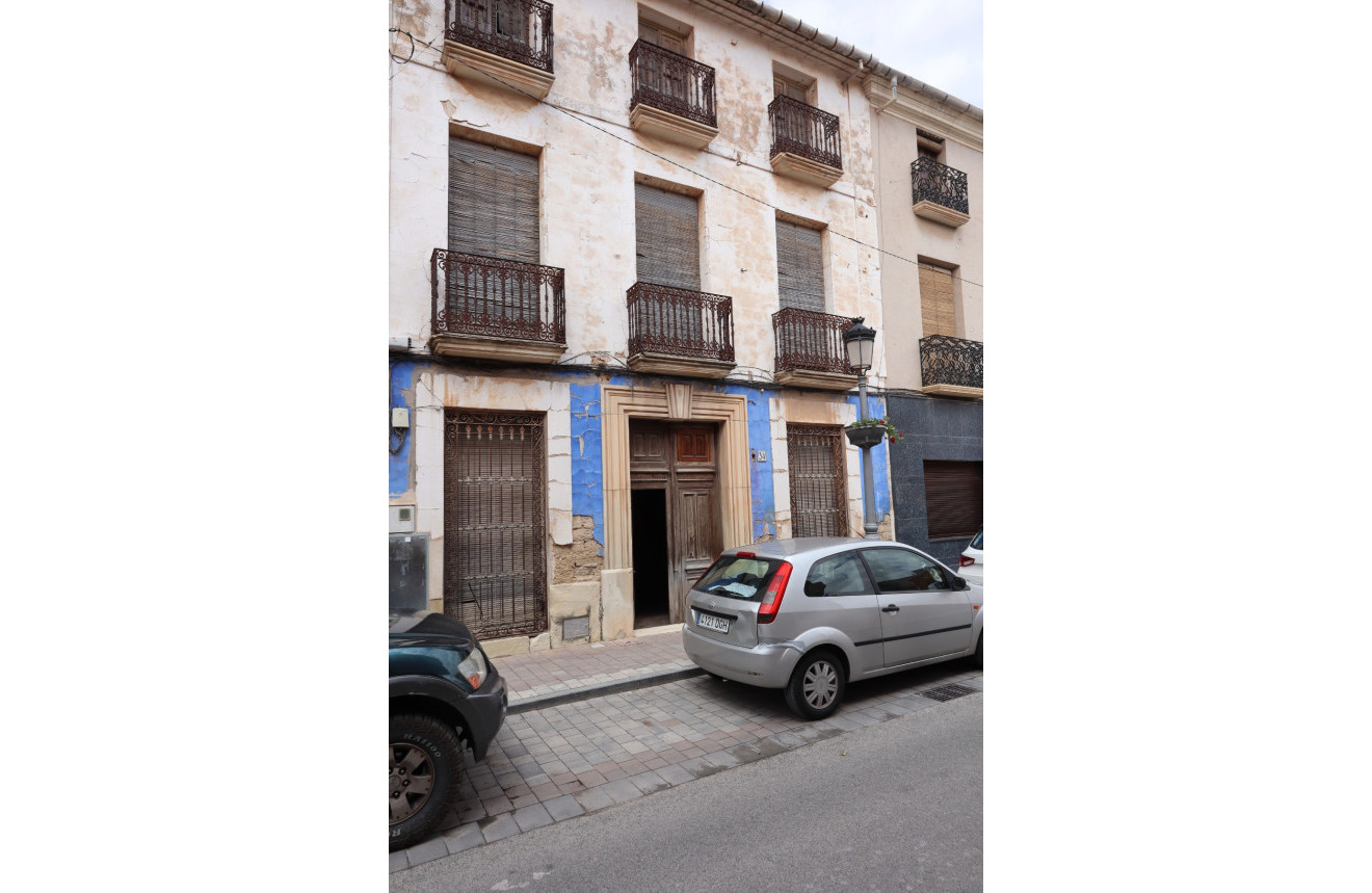 https://landmarkinternational.co.uk/img/townhouse-resale-pinoso-pinoso_54711_lg.jpg